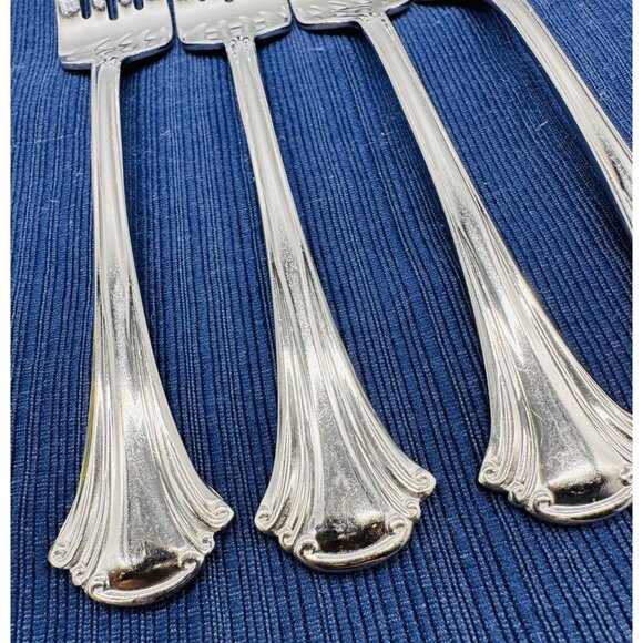 Reed and Barton Cortland Salad Glossy Stainless Flatware 7 inch Lot of 4 - Picture 2 of 7